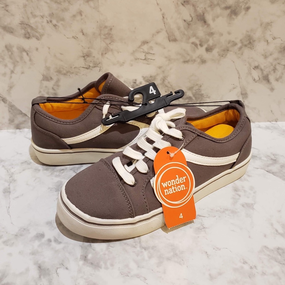 Wonder Nation Boys Sneakers Size 4